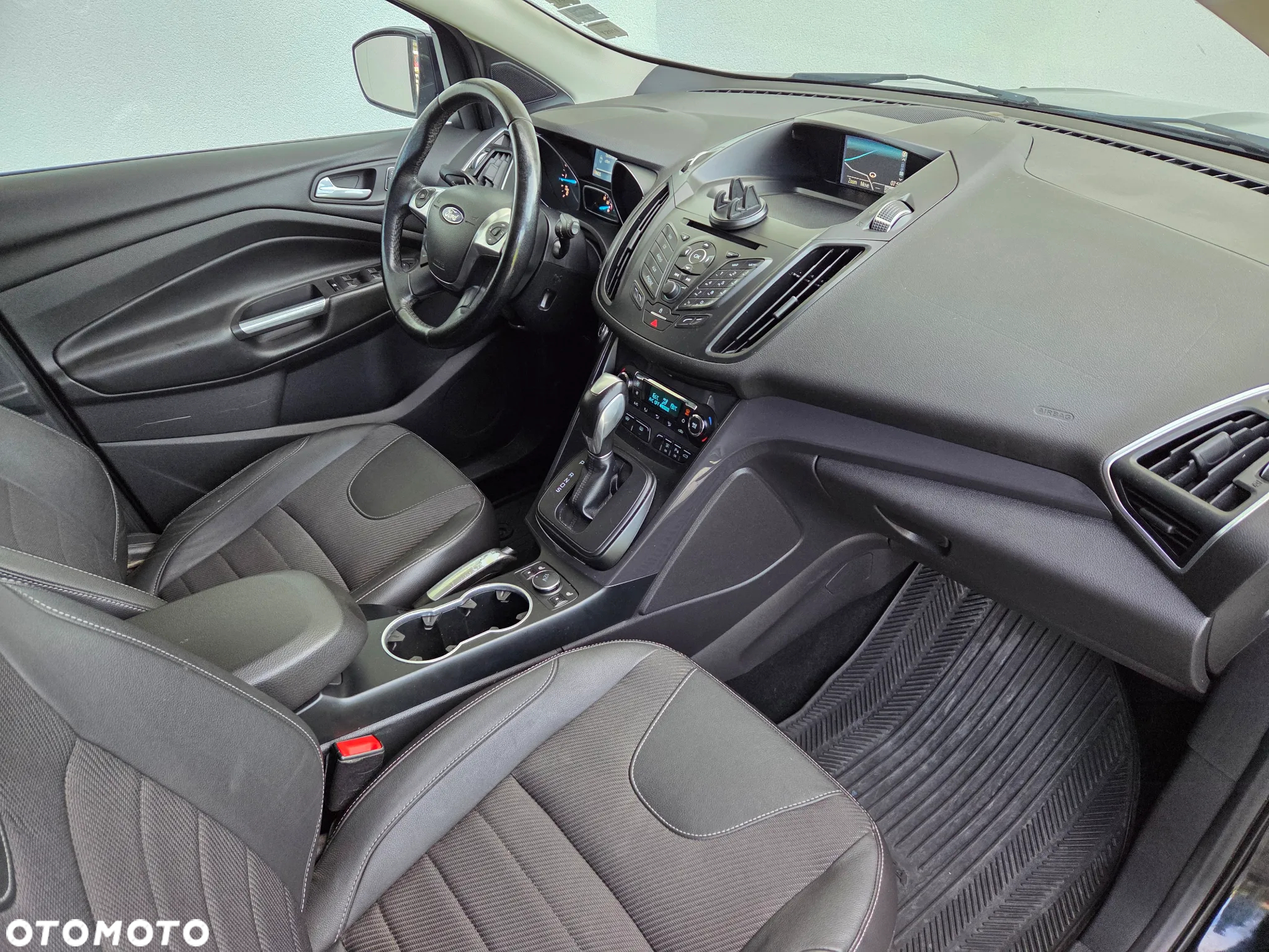 Ford Kuga - 10