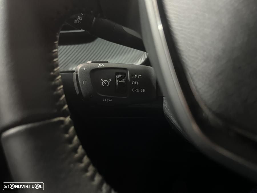 Peugeot 2008 1.2 PureTech Allure Pack - 23