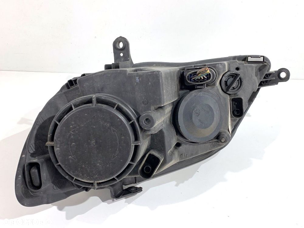 REFLEKTOR PRAWY PRZÓD  VW GOLF PLUS V (5M1, 521) 2004 - 2013 1.4 TSI 90 kW [122 KM] benzyna 2007 - - 4