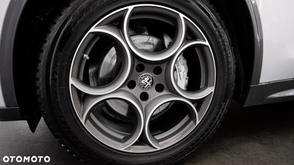Alfa Romeo Stelvio 2.0 Turbo TI Q4 - 11