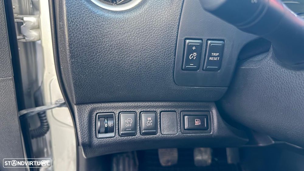 Nissan Navara 2.3 dCi CD 4WD N-Connecta - 13