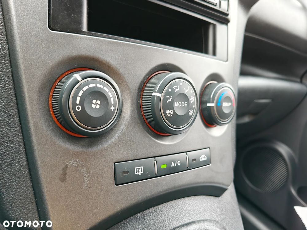 Kia Carens CRDi DPF LX - 25