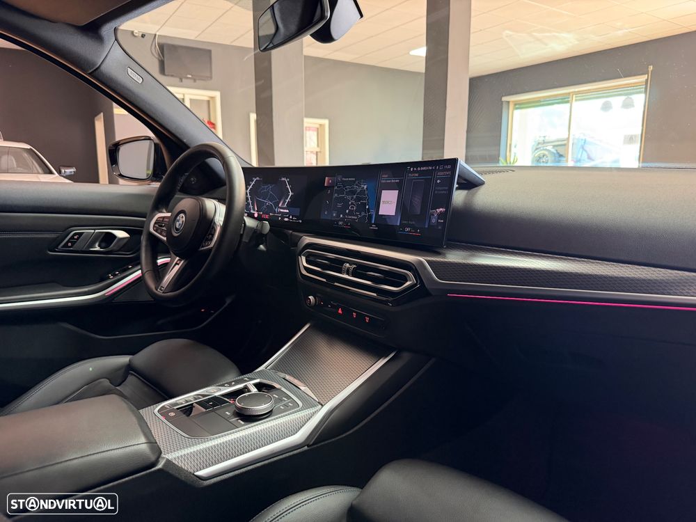 BMW 330 e Pack Desportivo M Pro Auto - 20