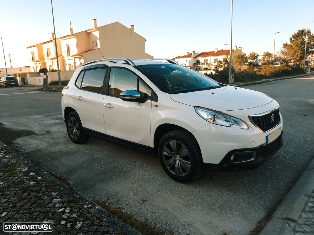 Peugeot 2008 1.2 PureTech Style - 4