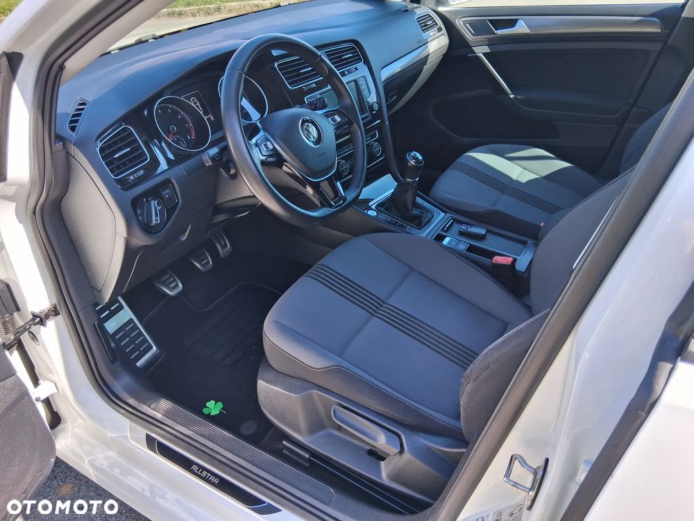 Volkswagen Golf 1.2 TSI BlueMotion Technology Allstar - 27