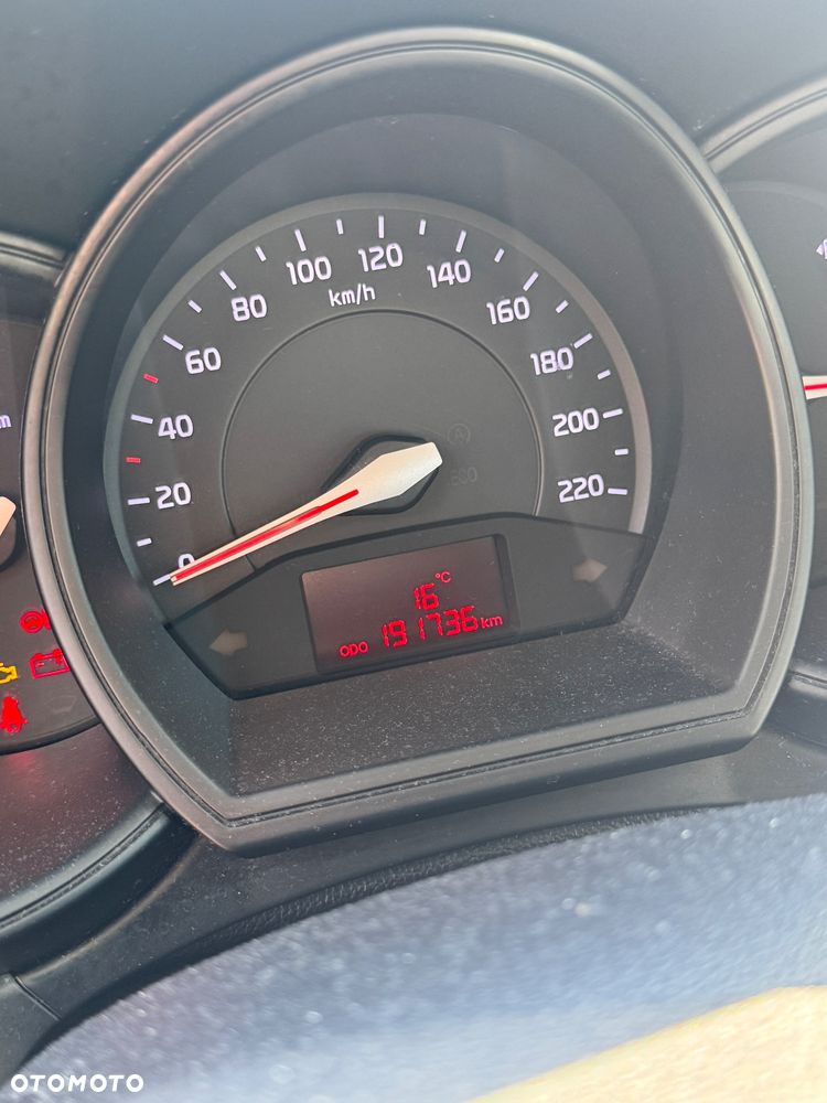 Kia Rio 1.4 crdi M - 15