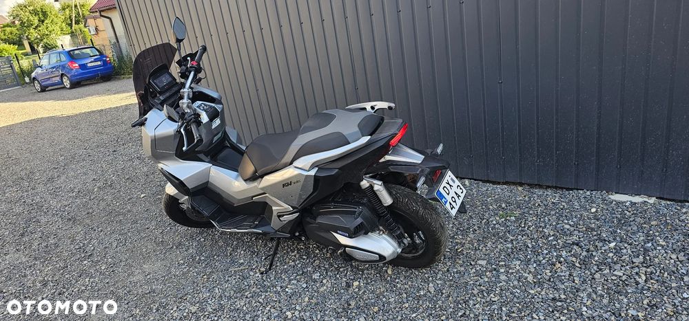 Honda ADV350 - 8