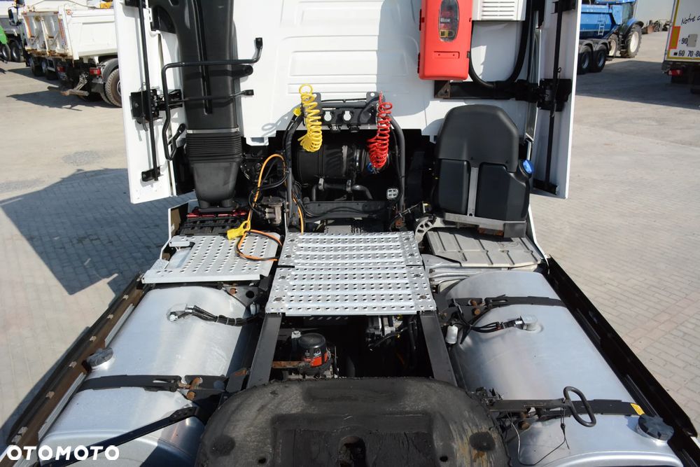 Renault T 520 Comfort / 2017r. / Cała na poduszkach / Kabina Salonka / 2 baki / Klima postojowa - 10