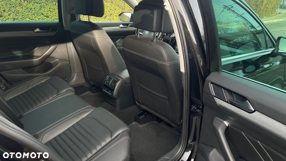 Volkswagen Passat Variant 2.0 TDI SCR DSG Business - 10