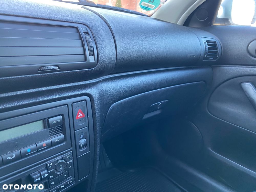 Volkswagen Passat - 12