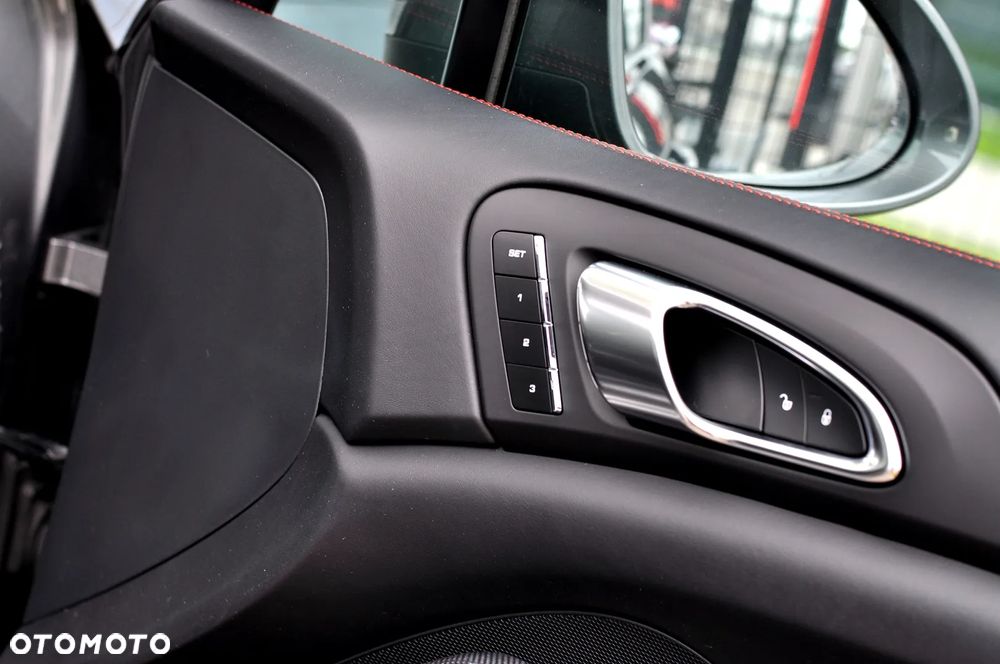 Porsche Cayenne - 20