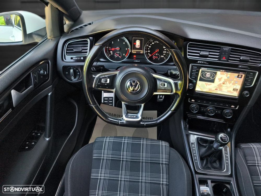 VW Golf 2.0 TDI GTD - 8