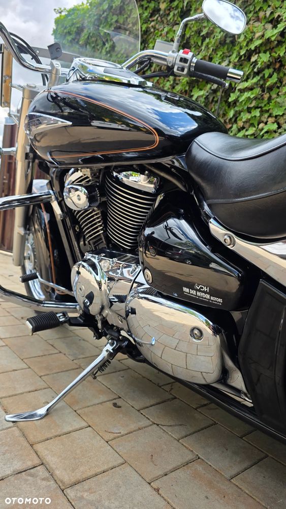 Suzuki Intruder - 10