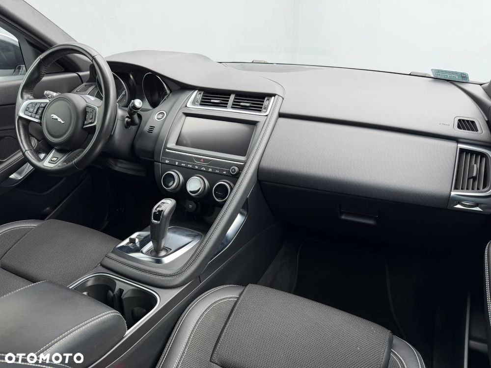 Jaguar E-Pace P200 AWD R-Dynamic - 24
