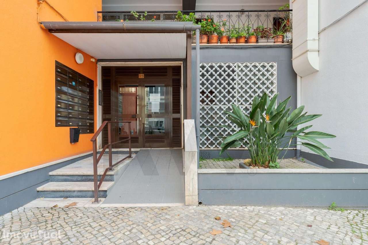 T4 com Suite para Remodelar - Oportunidade Única | Bº Liceu -  Setúbal - Grande imagem: 2/4