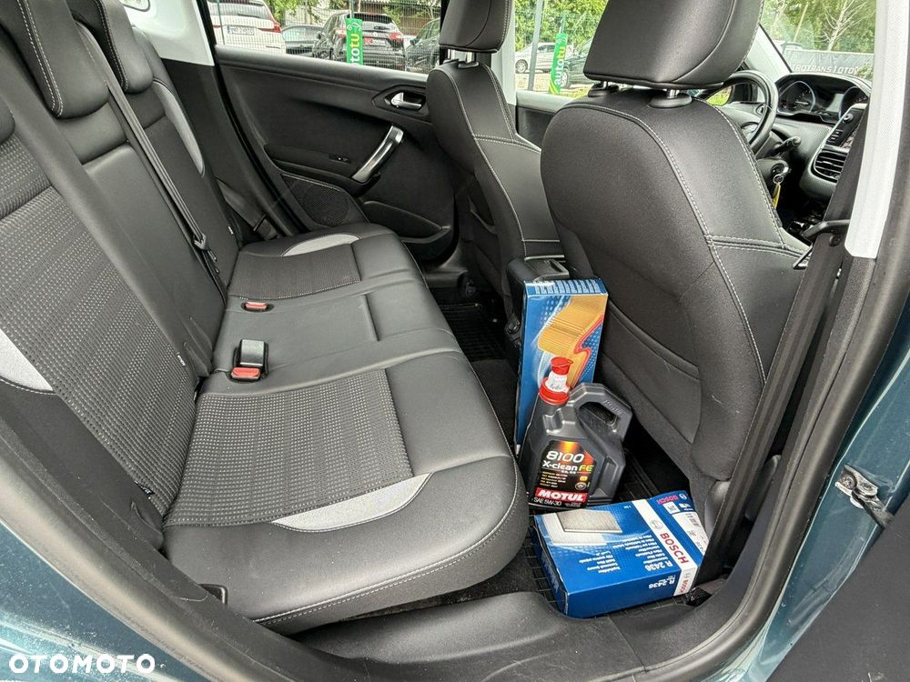 Peugeot 2008 PureTech 110 Stop&Start EAT6 Allure - 32