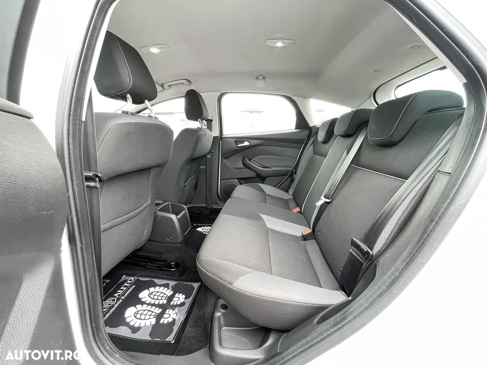 Ford Focus - 9
