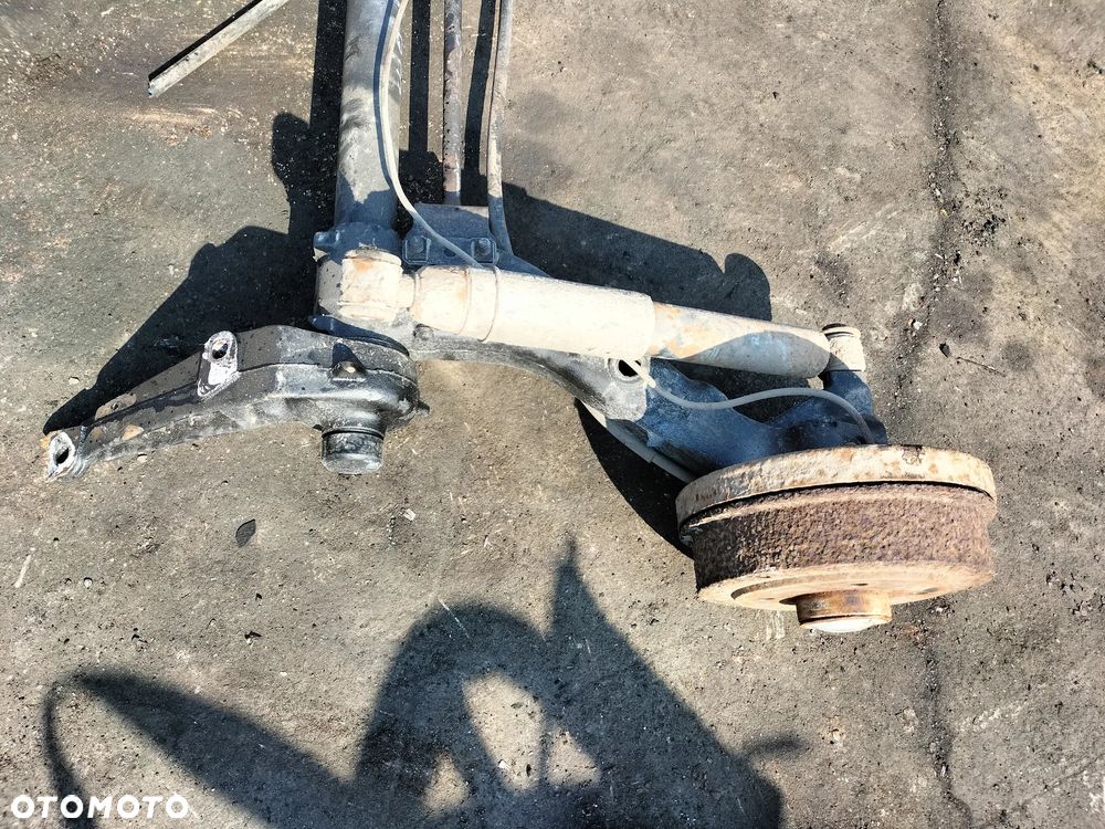 RENAULT CLIO I BELKA OŚ ZAWIESZENIA TYŁ TYLNA KOMPLETNA JAK NOWA - 2