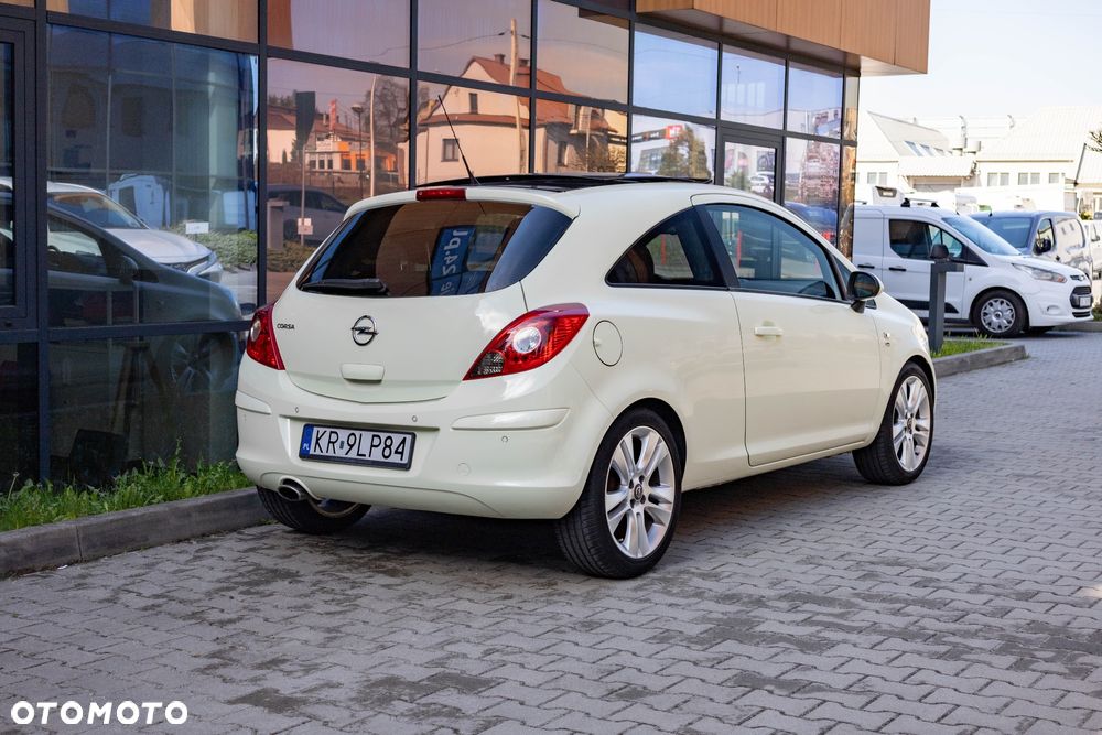 Opel Corsa 1.4 16V Edition 150 - 10