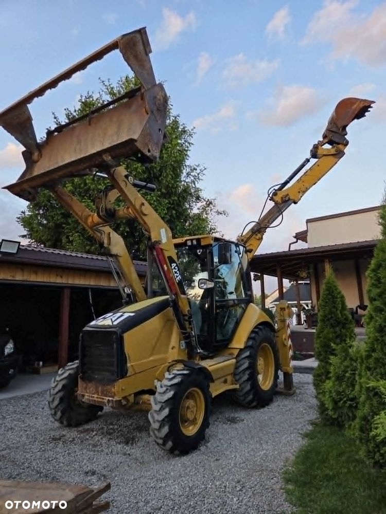 Caterpillar CAT 422E - 5