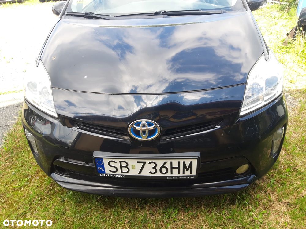 Toyota Prius (Hybrid) - 4
