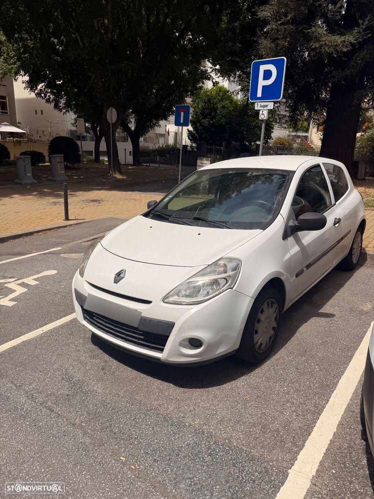 Renault Clio 1.5 dCi Dynamique S - 1