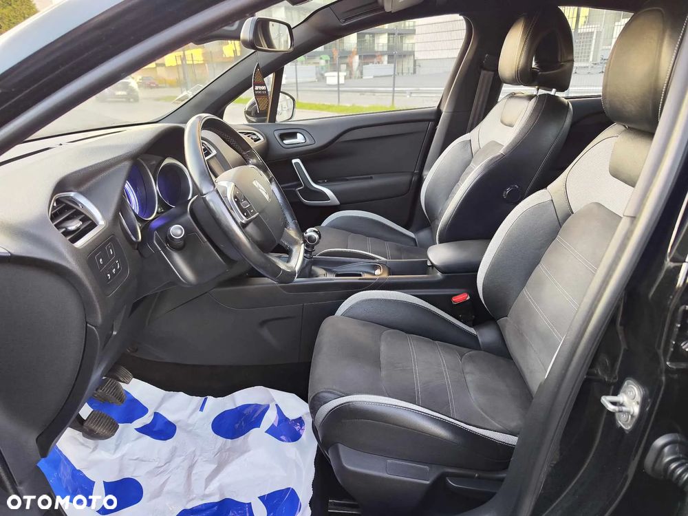 Citroën DS4 PureTech 130 Stop&Start Urban Show - 17