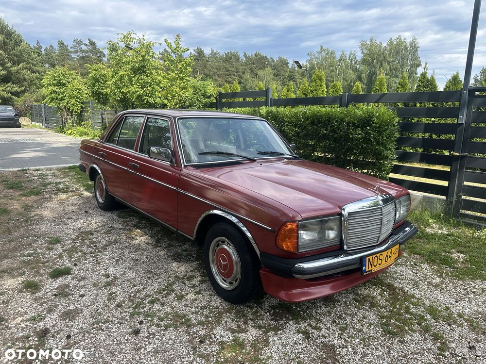 Mercedes-Benz W123 - 1
