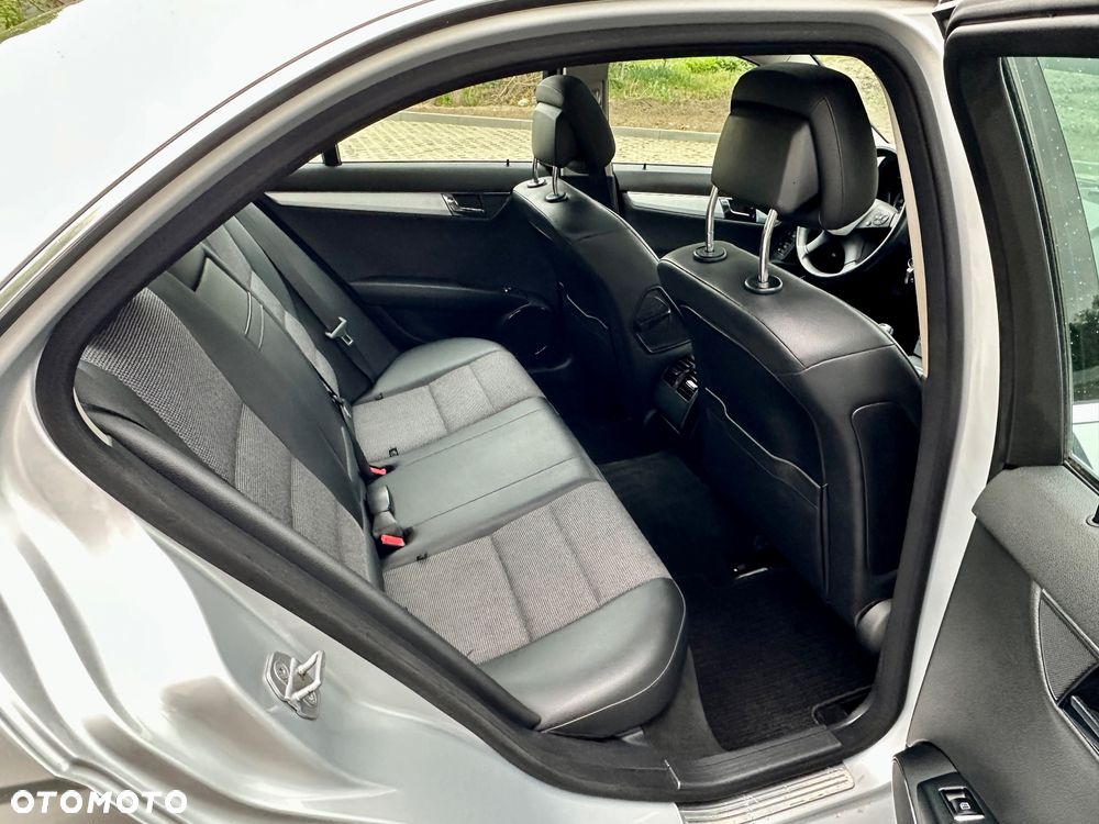 Mercedes-Benz Klasa C 180 BlueEFFICIENCY Avantgarde - 19