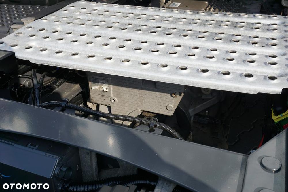 Renault T 460 / ACC / EURO 6 / SLEEPER CAB / RETARDER - 38