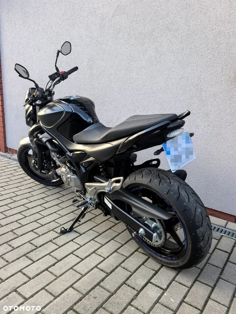 Suzuki Gladius - 13