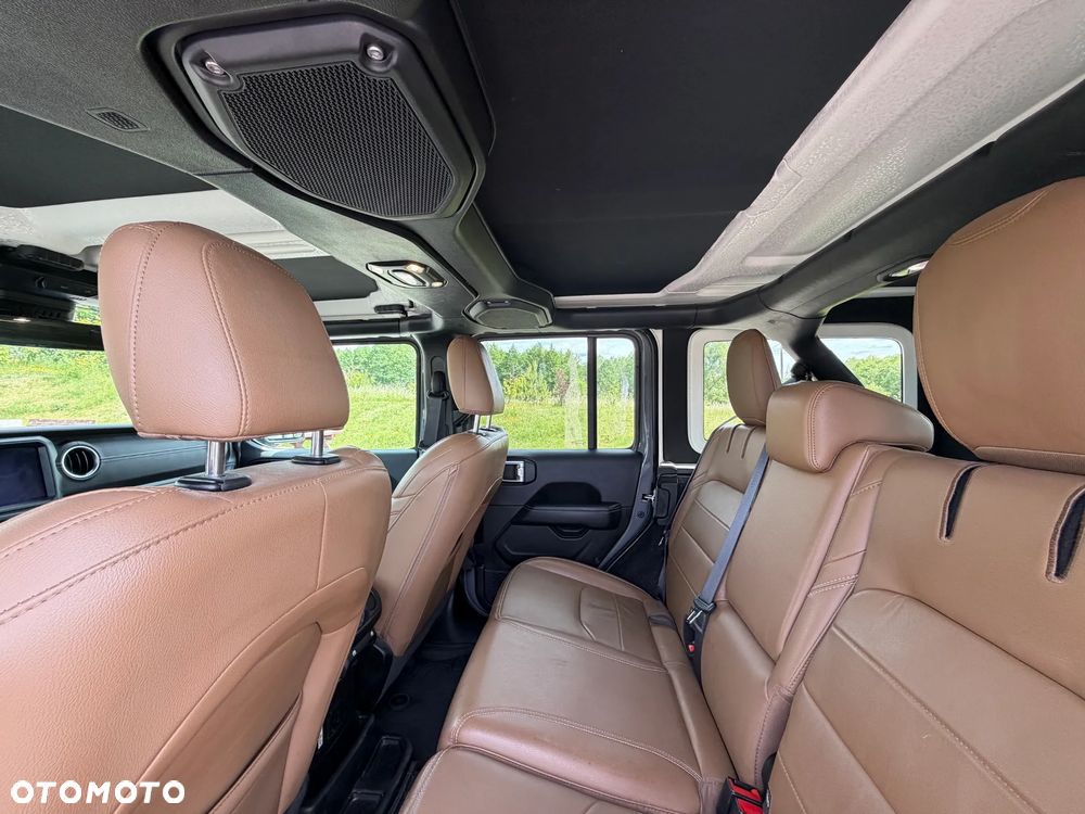 Jeep Wrangler - 10