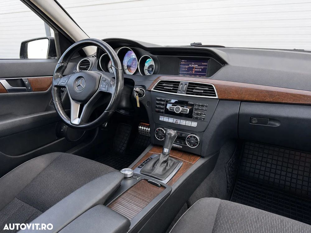 Mercedes-Benz C 220 CDI DPF (BlueEFFICIENCY) 7G-TRONIC Elegance - 16