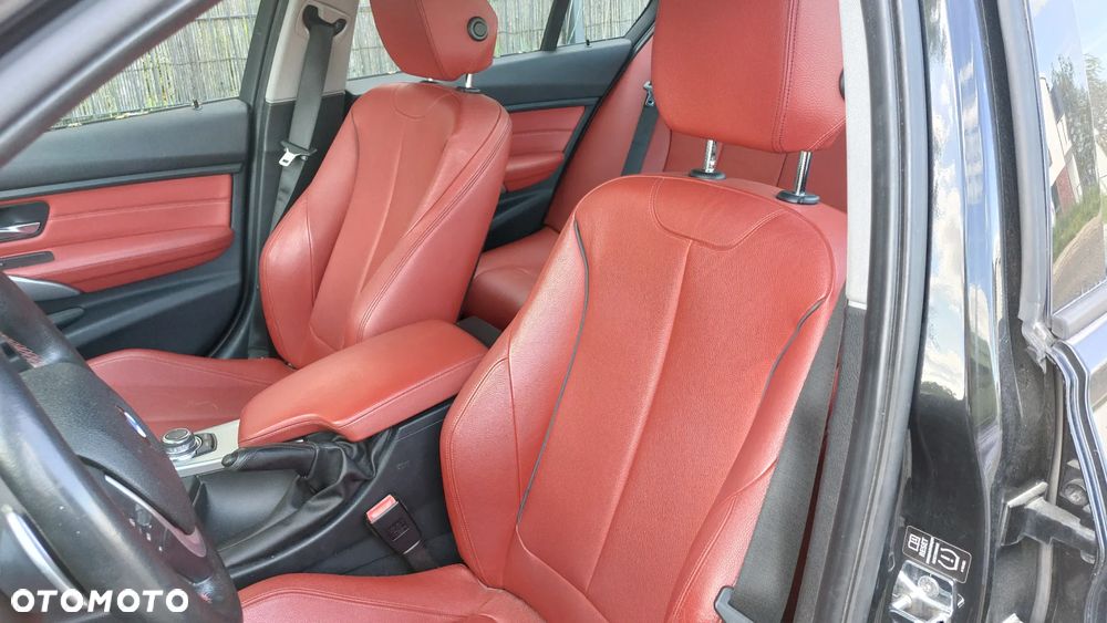 BMW Seria 3 328i Sport Line - 17