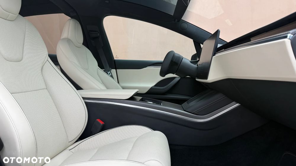Tesla Model X - 5