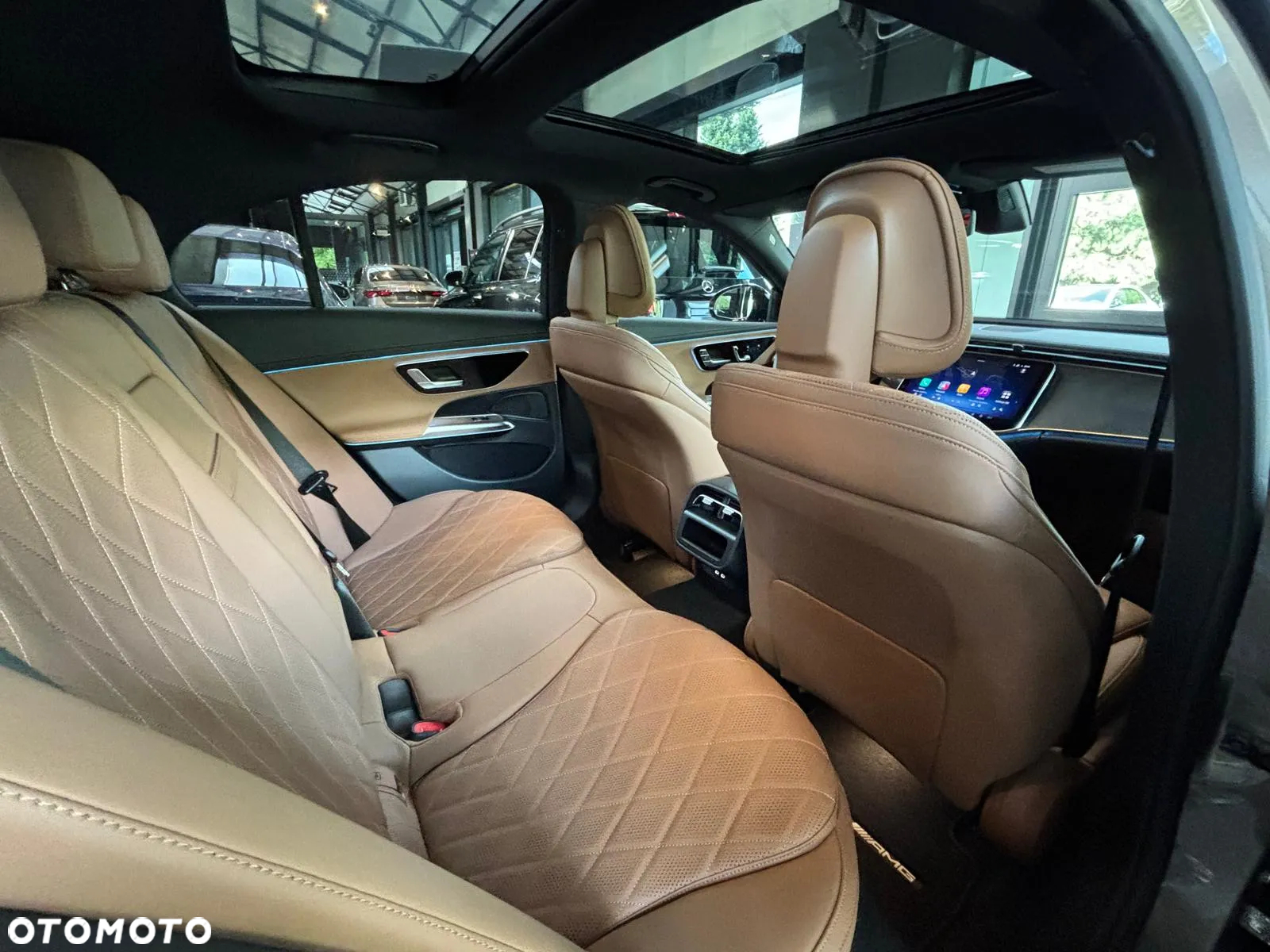 Mercedes-Benz Klasa E 200 4-Matic AMG - 11