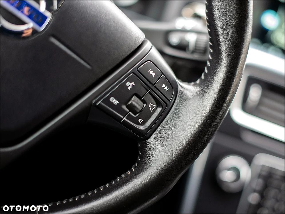 Volvo V60 Cross Country - 18