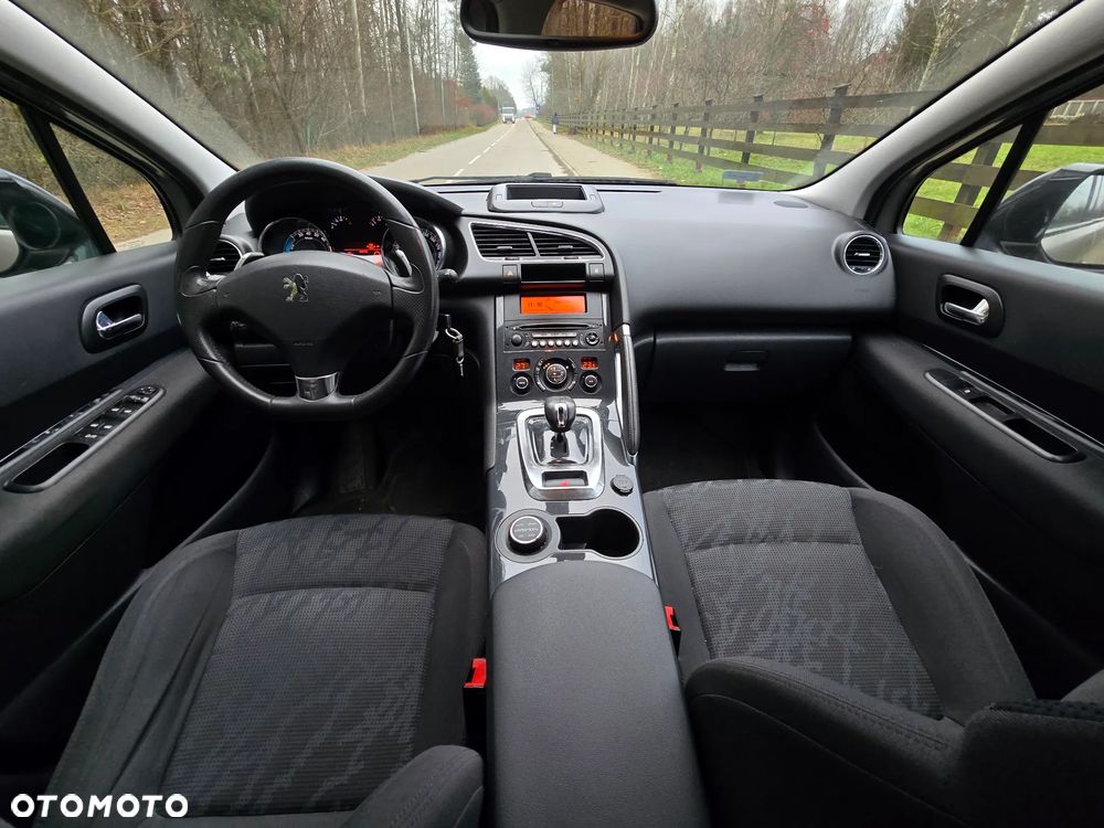 Peugeot 3008 Hybrid4 - 7