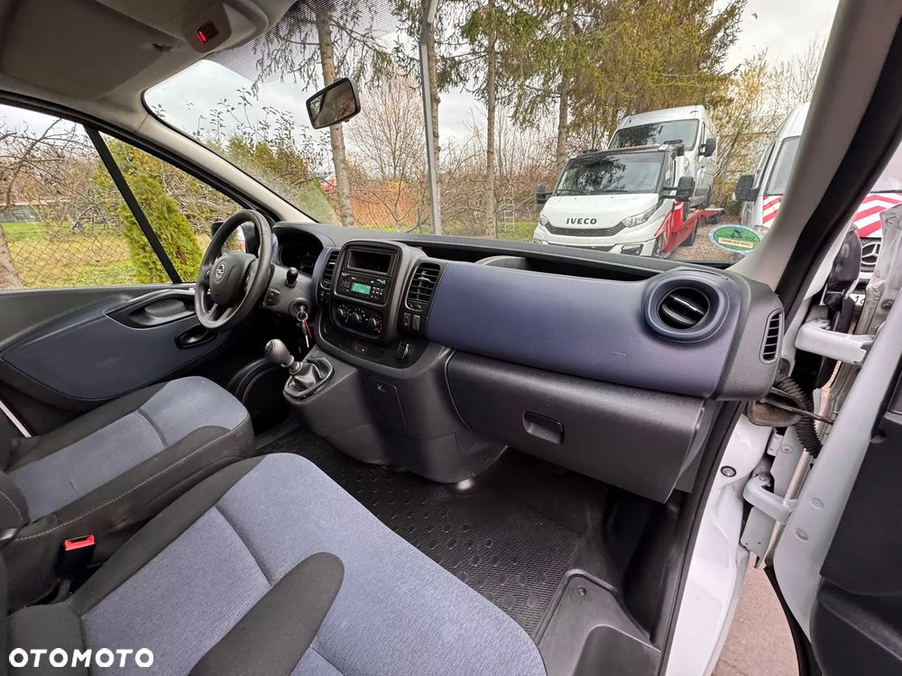 Opel VIVARO BRYGADÓWKA 6 MIEJSC KLIMATYZACJA - 27