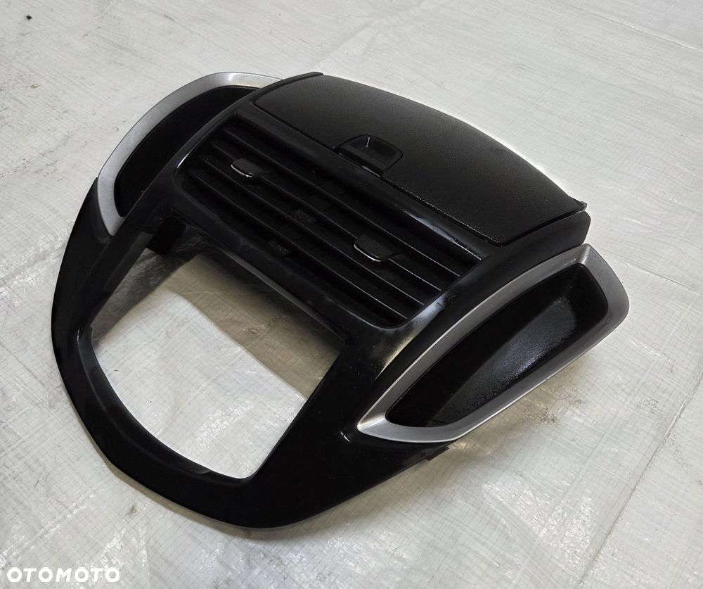 CHEVROLET TRAX RAMKA ŚRODKOWA PANELU NAWIEWU 95381466 UK ANGLIK - 4