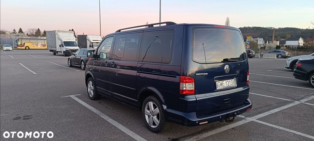 Volkswagen Multivan - 2
