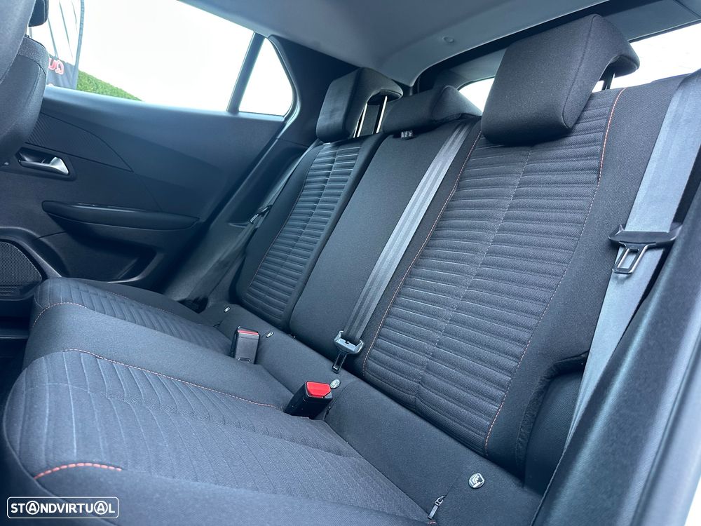 Peugeot 2008 PureTech 130 EAT8 Active - 21