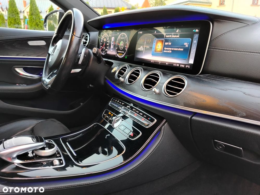 Mercedes-Benz Klasa E 220 d 4-Matic Business Edition 9G-TRONIC - 28