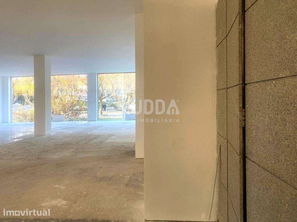 Loja comercial no Centro de Arrifana - SMF - Grande imagem: 4/11