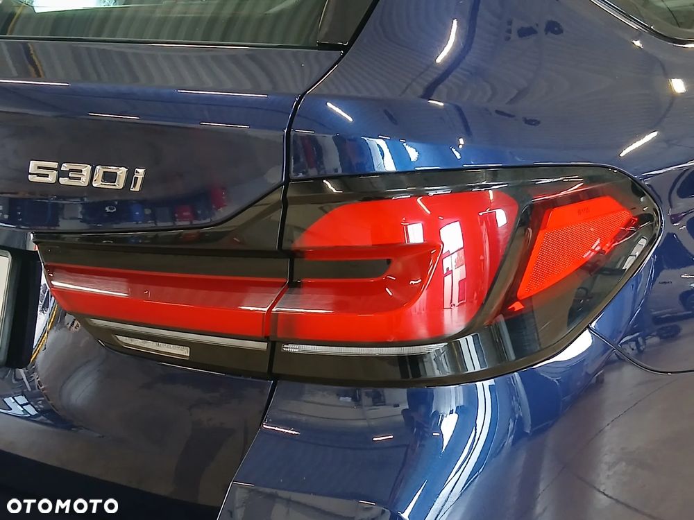 BMW Seria 5 530i xDrive mHEV M Sport sport - 12
