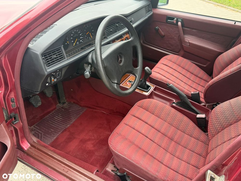 Mercedes-Benz W201 (190) - 10