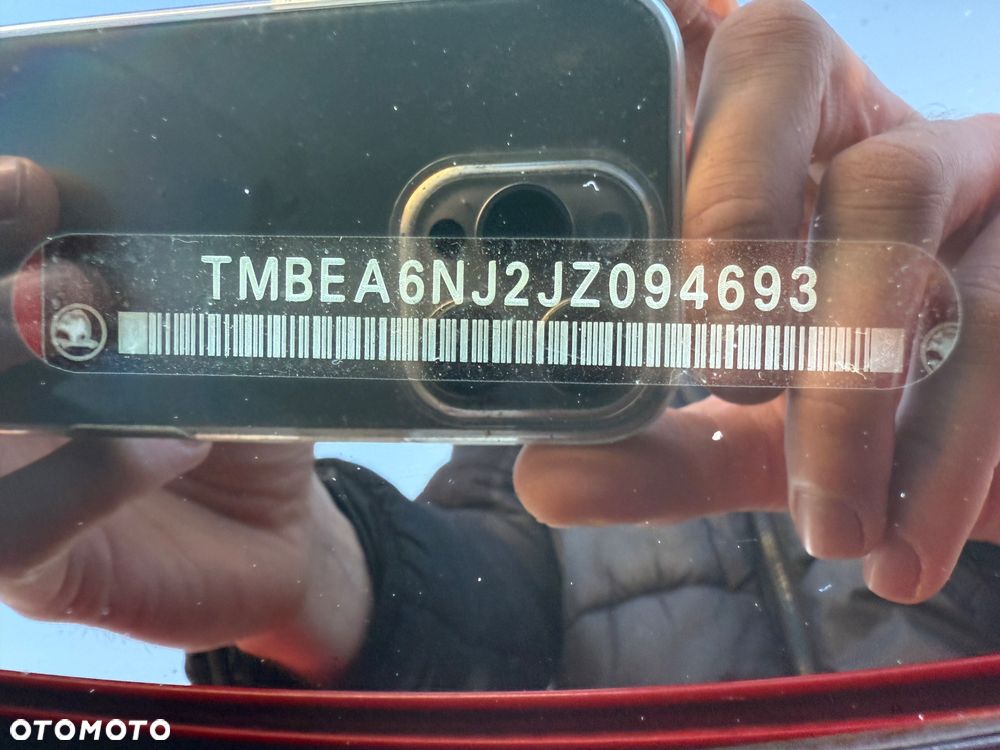 Skoda Fabia 1.0 MPI Cool Edition Red & Grey - 11