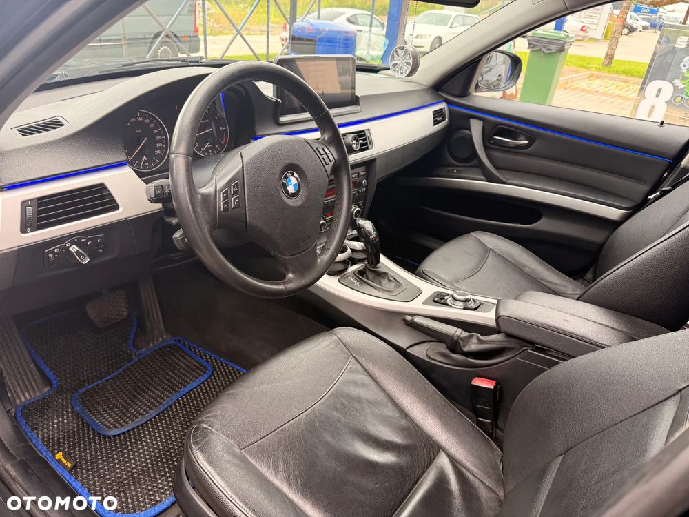 BMW Seria 3 318i - 11