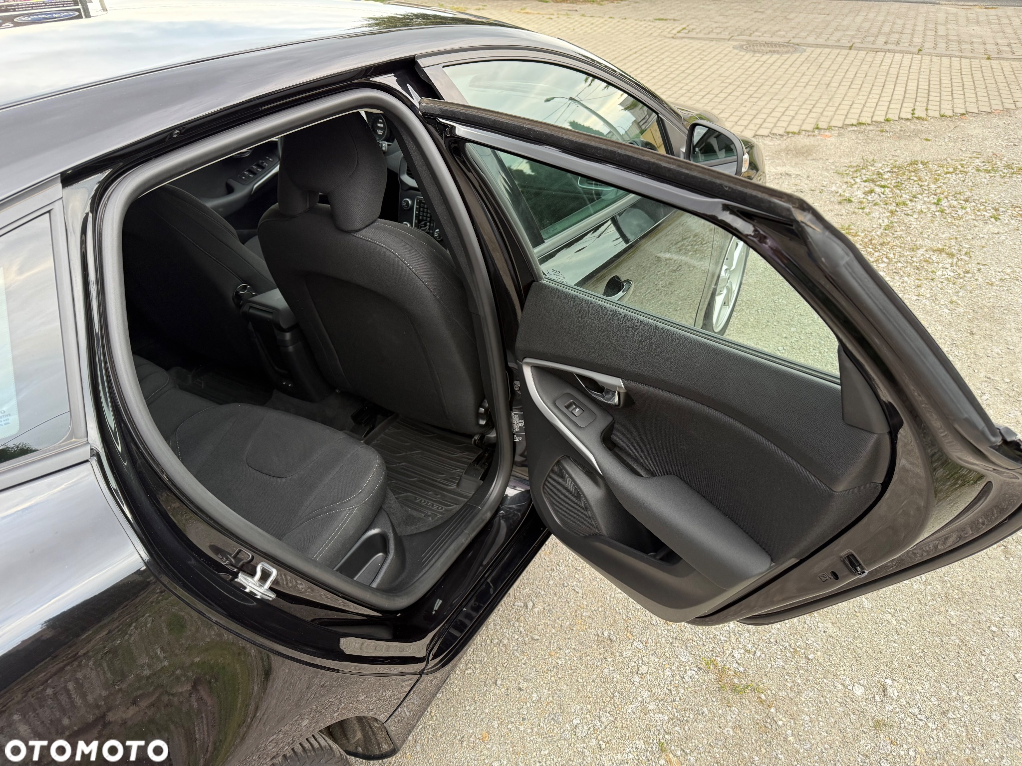Volvo V40 T3 Drive-E Momentum - 32