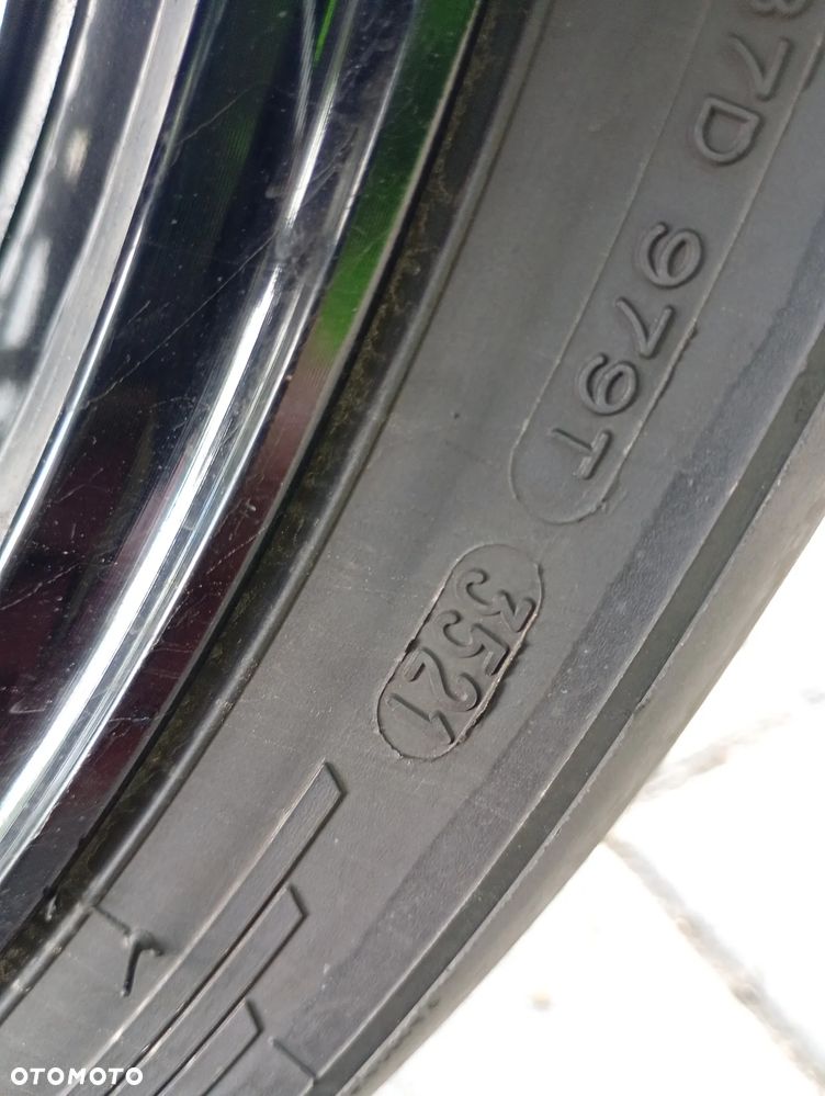Suzuki GSR - 12